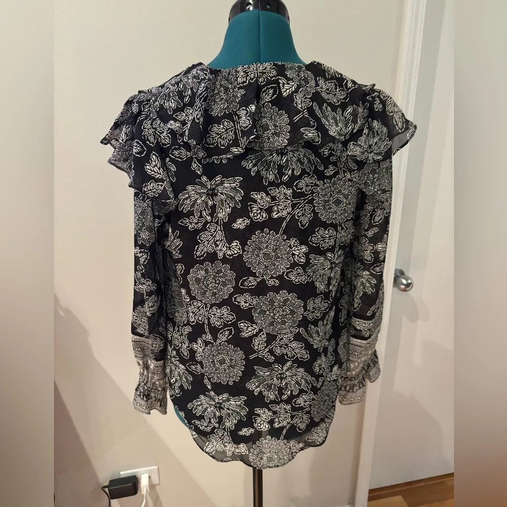Veronica Beard Black and White Floral Blouse, silk overlay with ruffles, 4 - Picture 2 of 11
